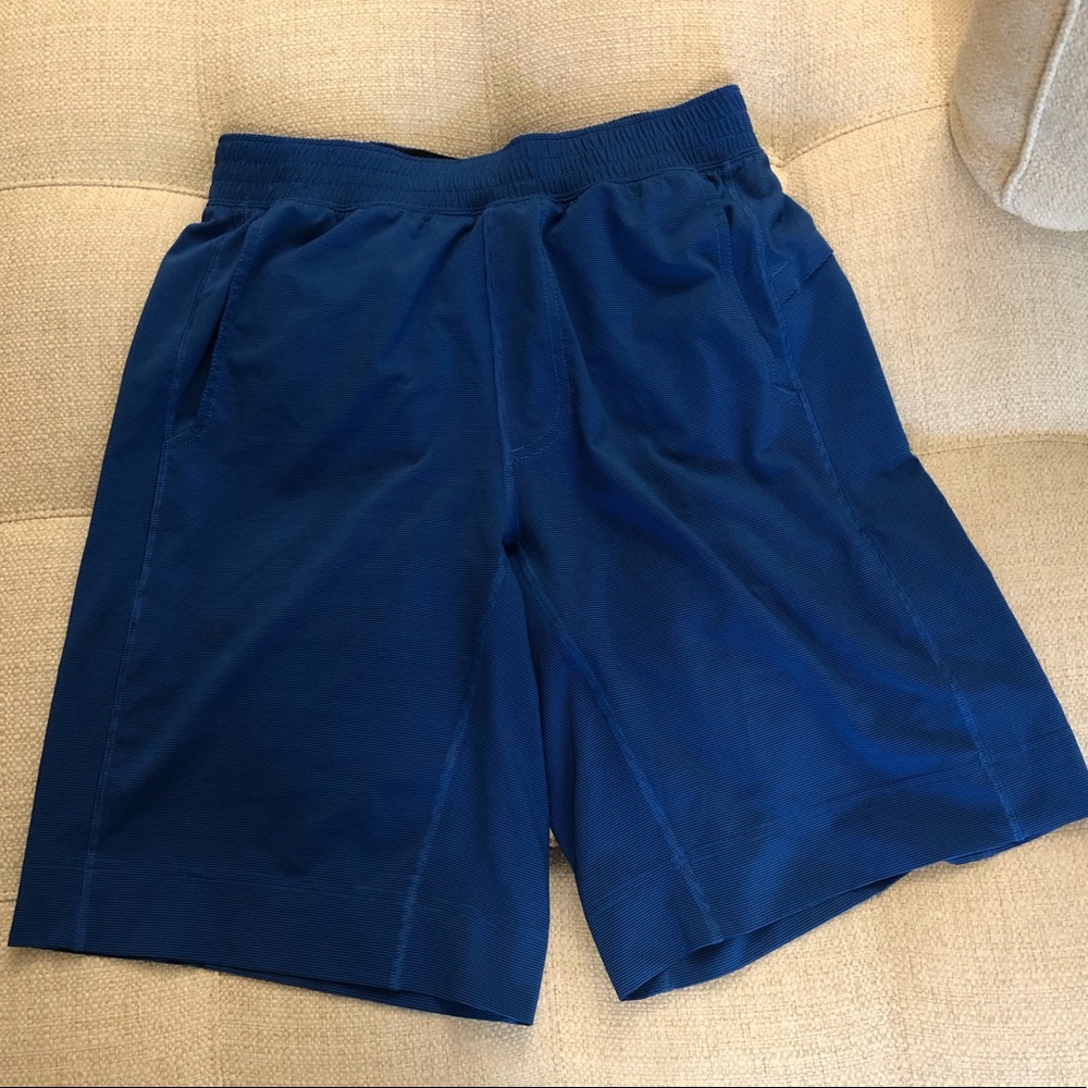 Men’s lululemon 11” short *linerless | M